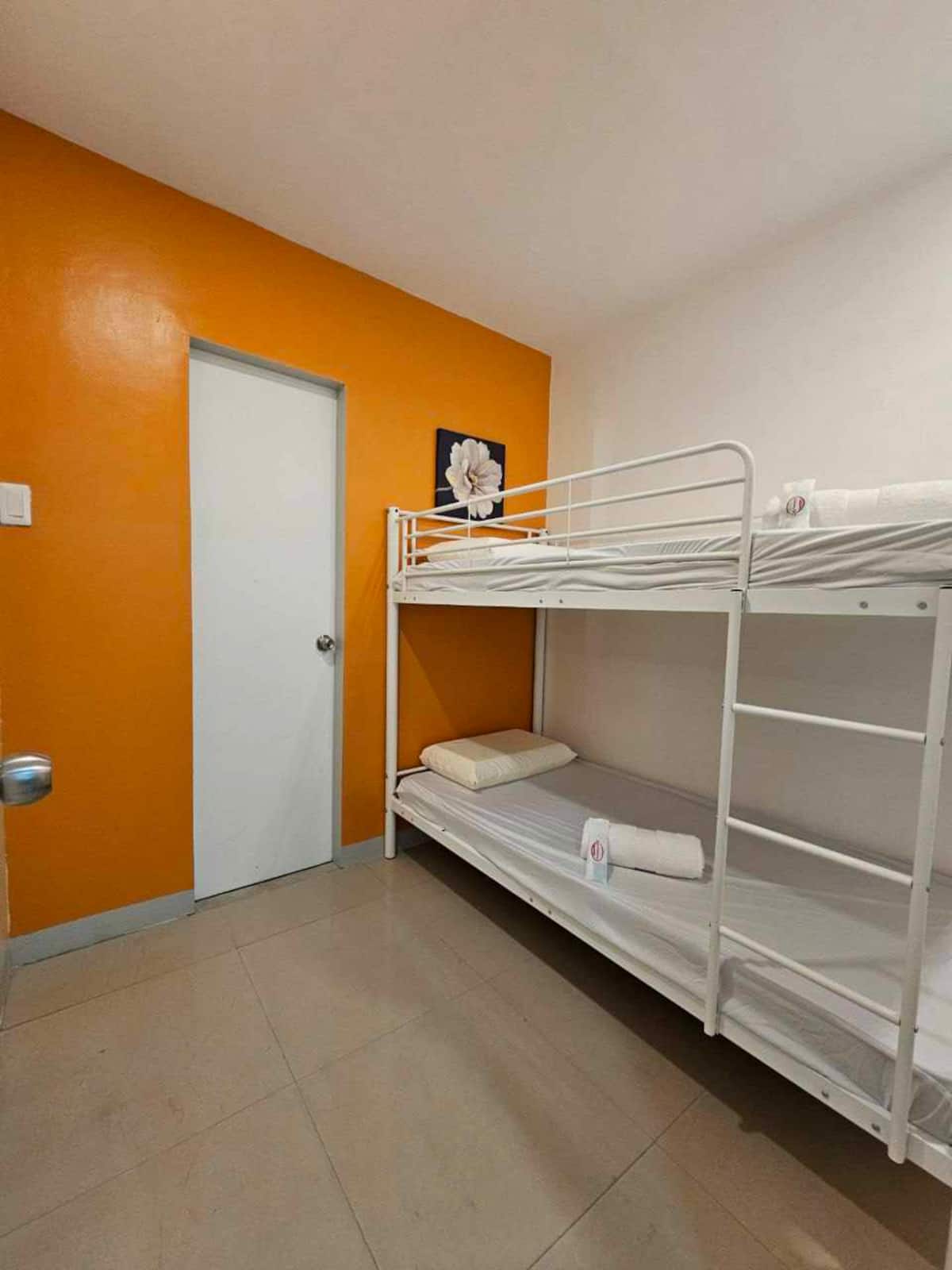 Daisy room — interior